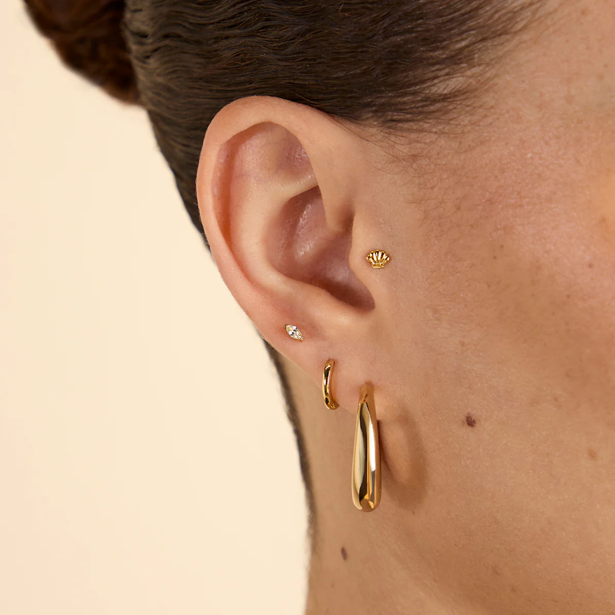 Yellow Crystal Titanium Piercing Stud in Gold - Image 3